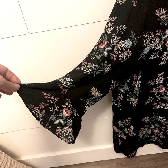 Women’s blouse - Picture 2 of 4